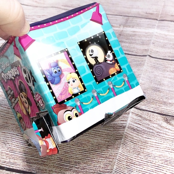 2023 Disney Doorables Movie Moments Series #2 Mini Fig-The Princess and the Frog - Picture 6 of 7